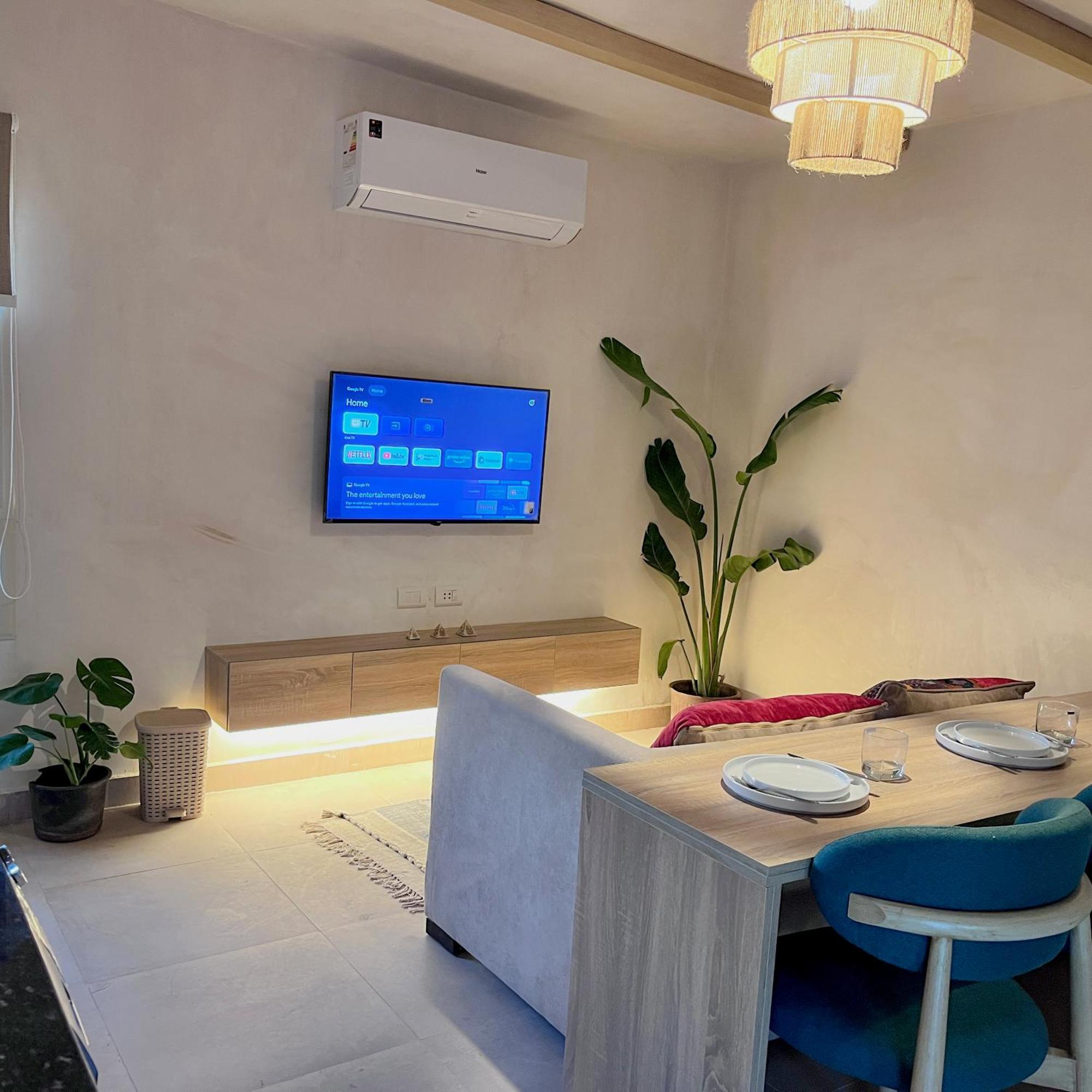 Boho Getaway With Pyramids View & Jacuzzi Apartment Giza Ngoại thất bức ảnh