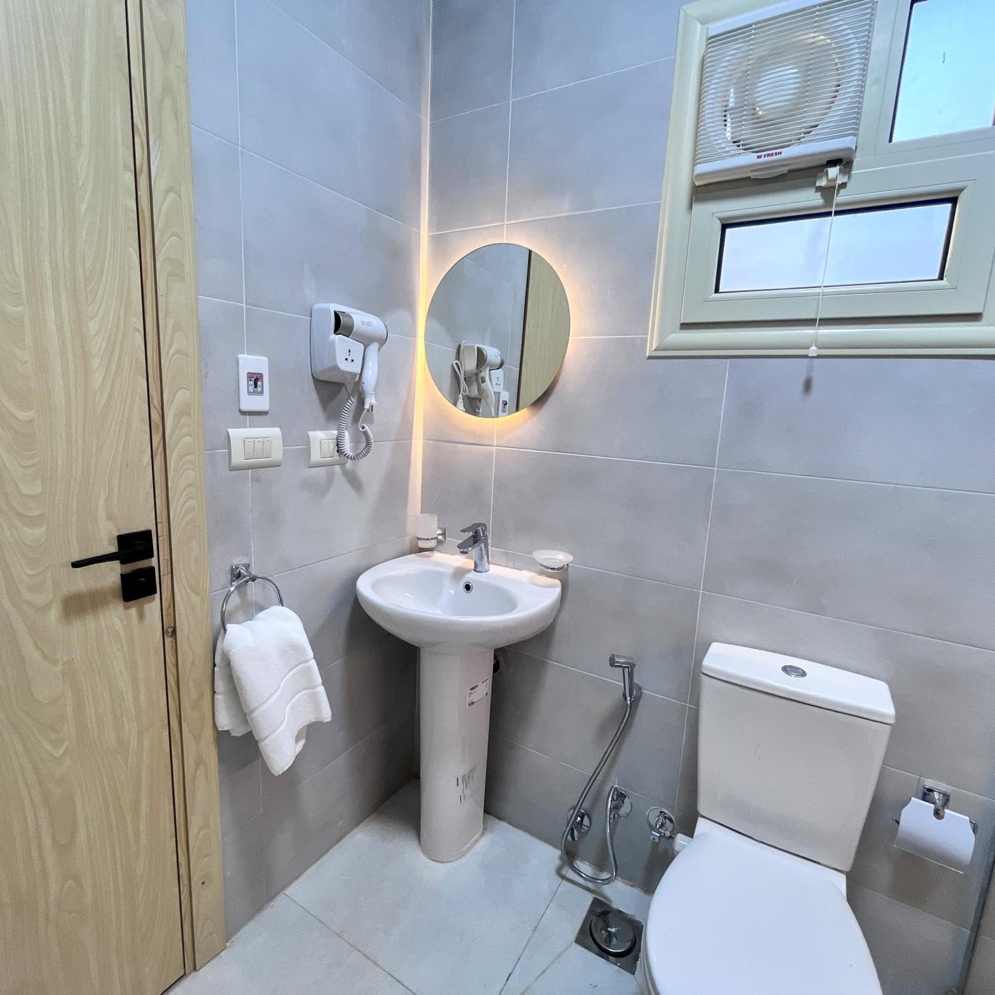 Boho Getaway With Pyramids View & Jacuzzi Apartment Giza Ngoại thất bức ảnh