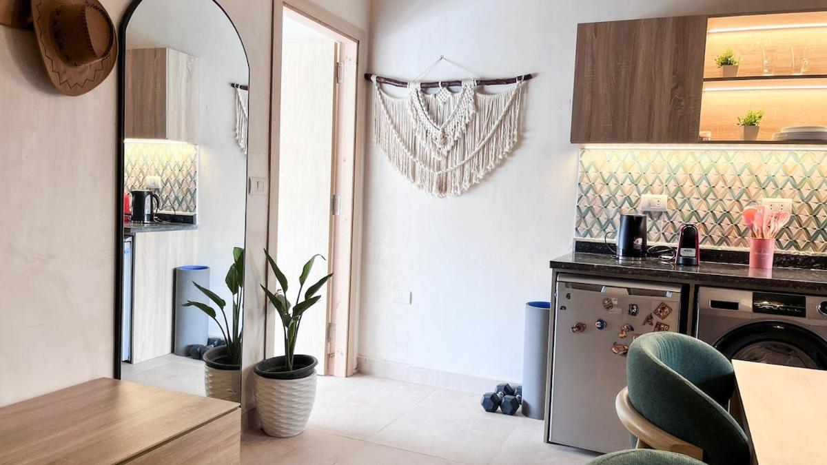Boho Getaway With Pyramids View & Jacuzzi Apartment Giza Ngoại thất bức ảnh