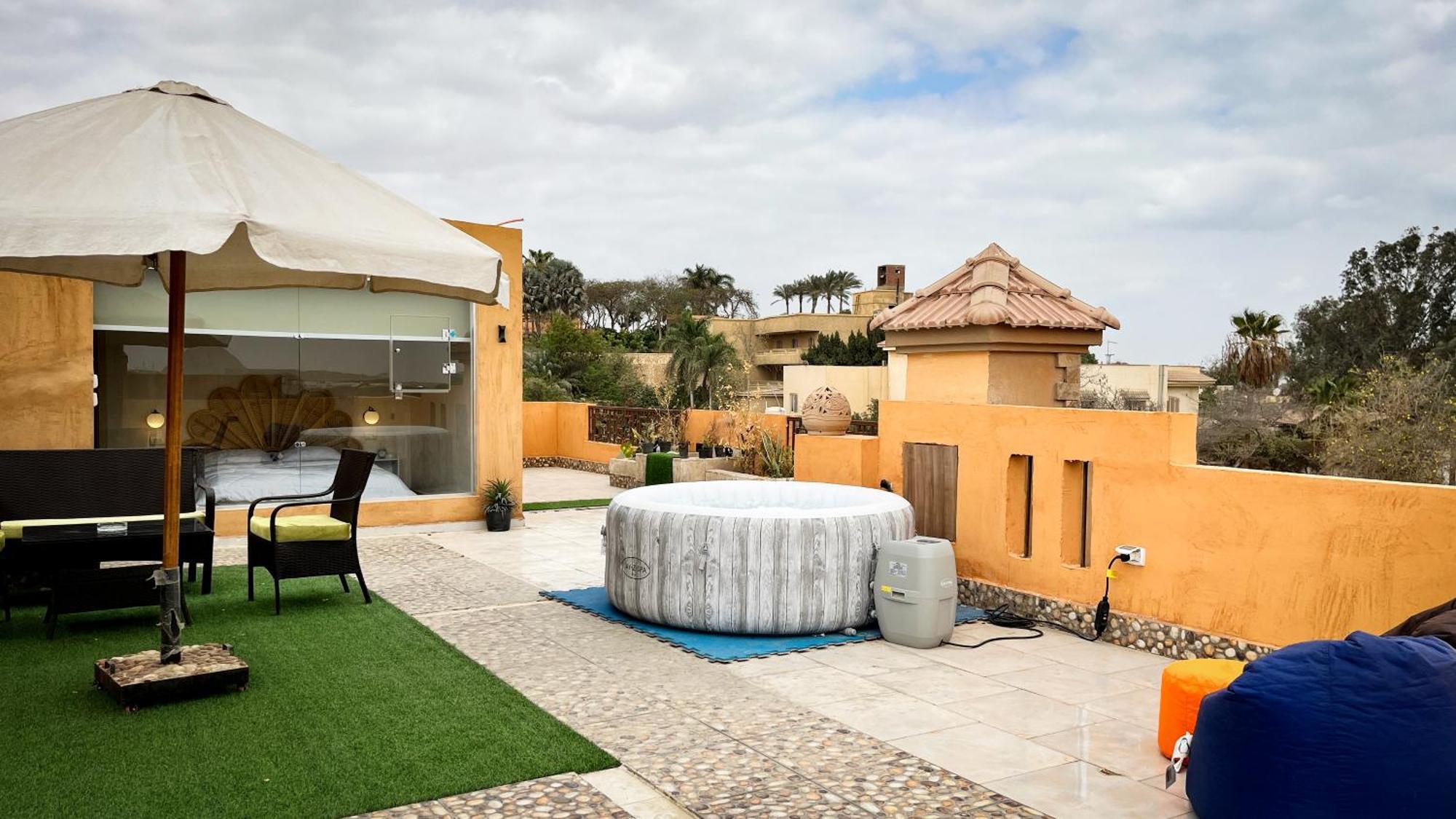 Boho Getaway With Pyramids View & Jacuzzi Apartment Giza Ngoại thất bức ảnh